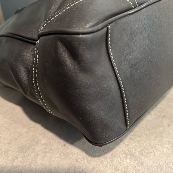 Coach Leatherware Black Tote/Shoulder Bag in GUC!! - Picture 6 of 14